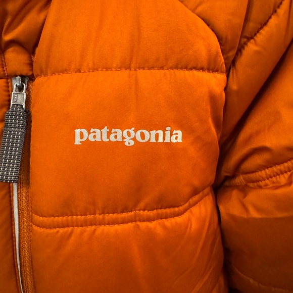 BOYS EUC Patagonia Pine Grove Puffer Coat SIZE XXL (16-18) Orange - Picture 3 of 5